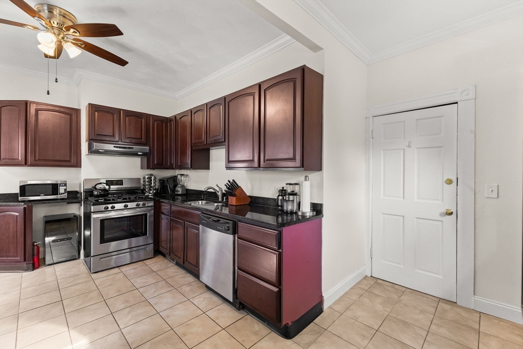 202 Rochambeau Ave # 2