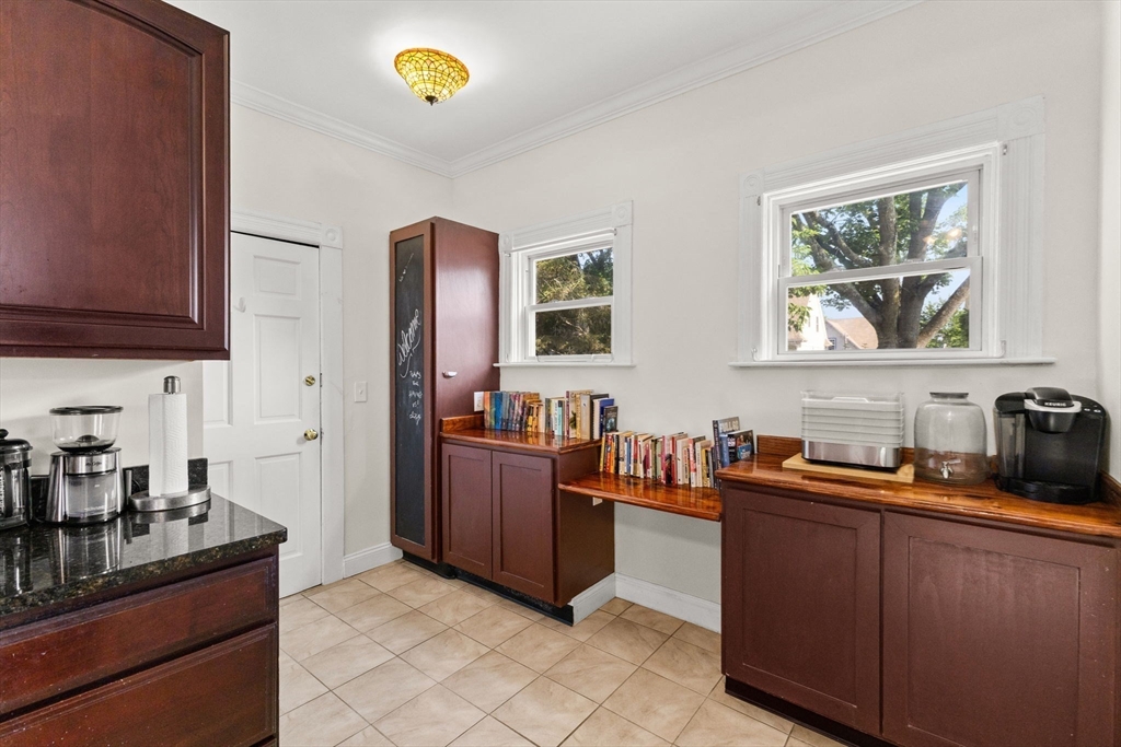 202 Rochambeau Ave # 2