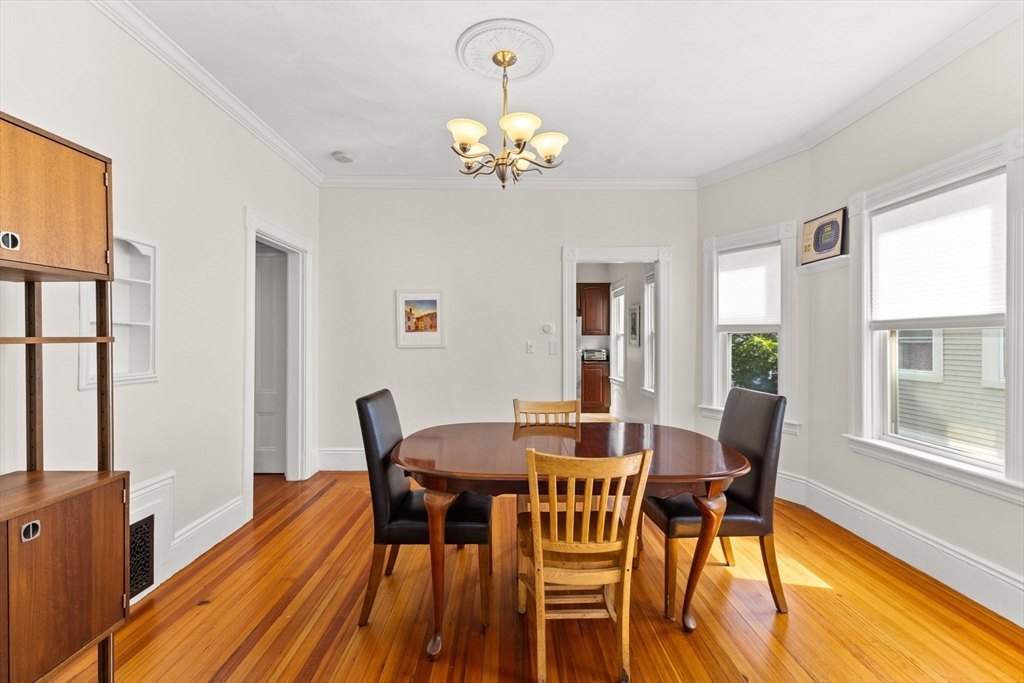 202 Rochambeau Ave # 2