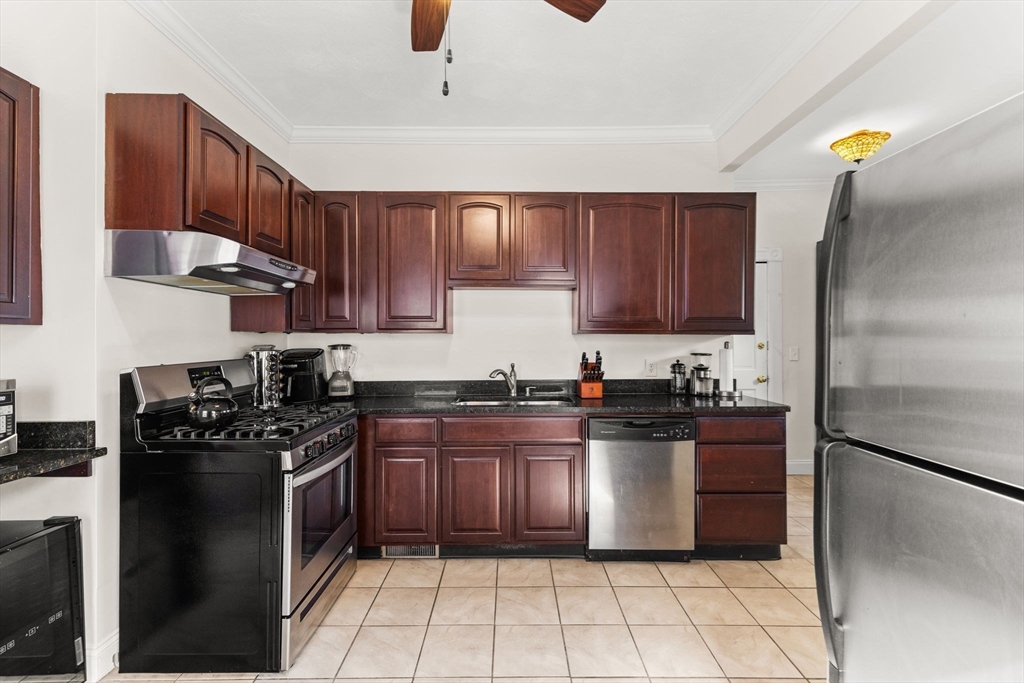 202 Rochambeau Ave # 2