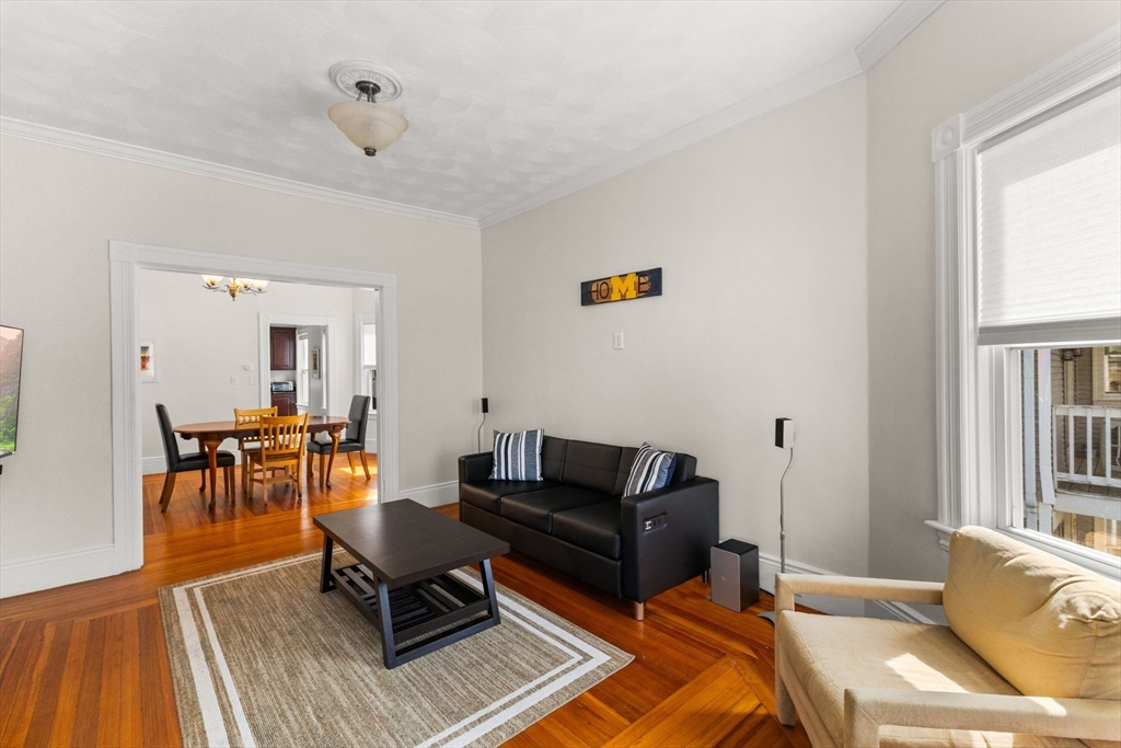 202 Rochambeau Ave # 2