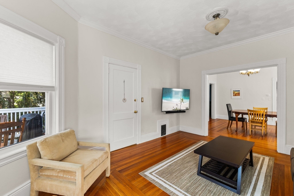 202 Rochambeau Ave # 2