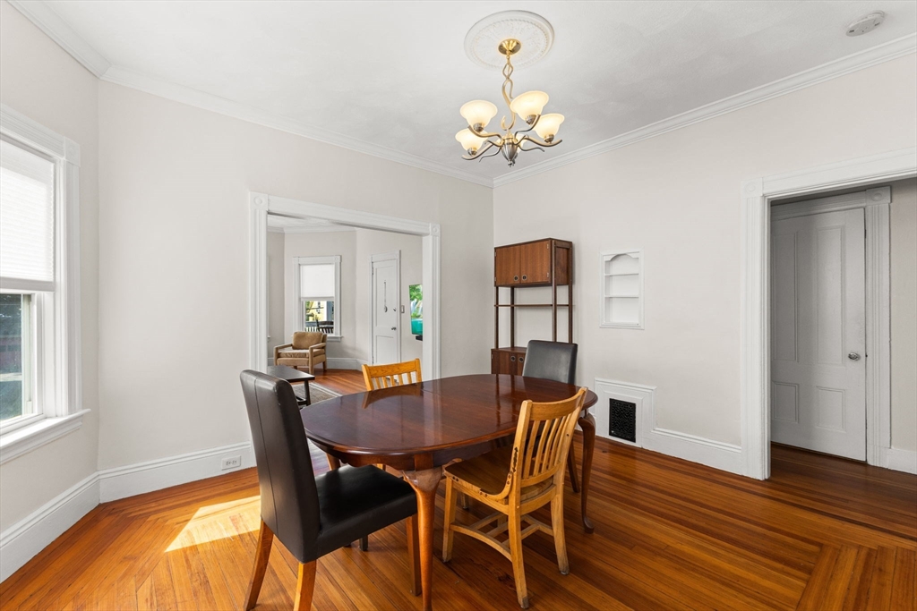 202 Rochambeau Ave # 2