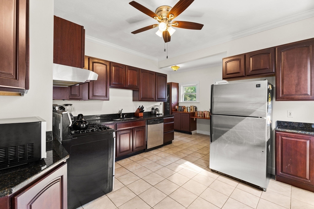 202 Rochambeau Ave # 2