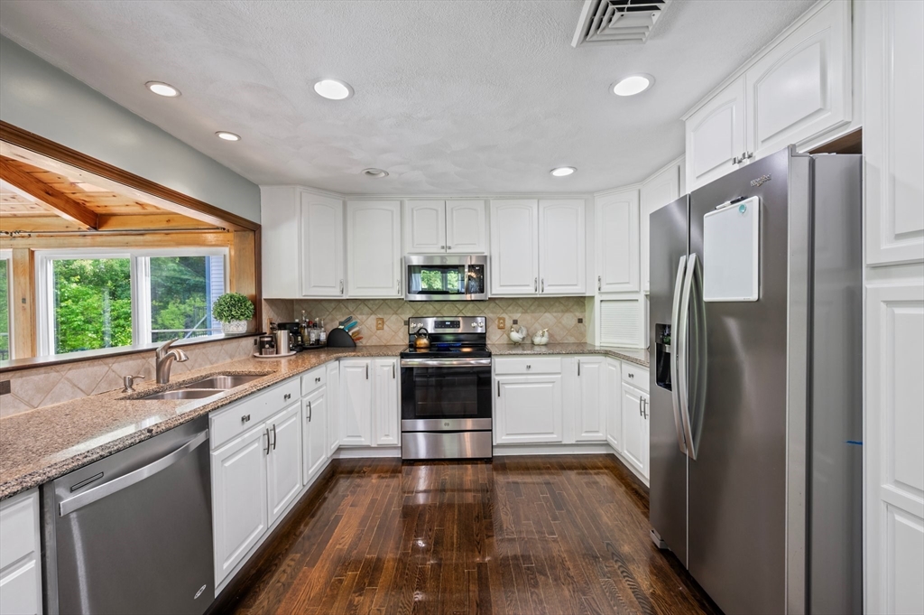 146 Field St
