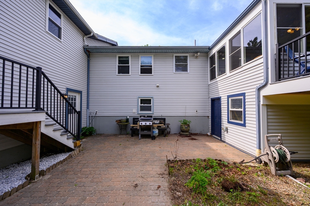 146 Field St