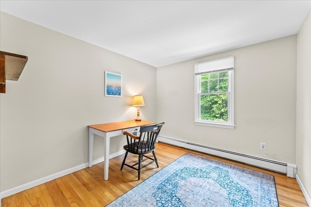 6 Mattakeesett Lane