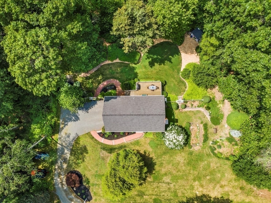 6 Mattakeesett Lane