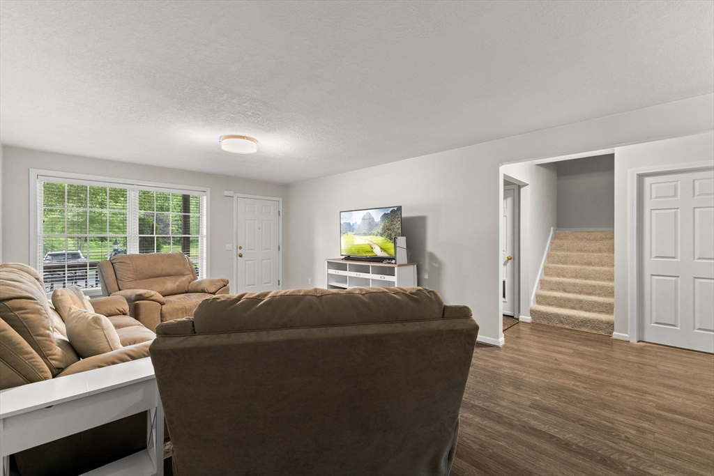 48 Finch Rd # 2