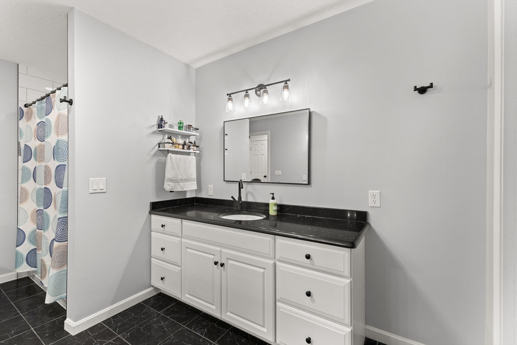 48 Finch Rd # 2