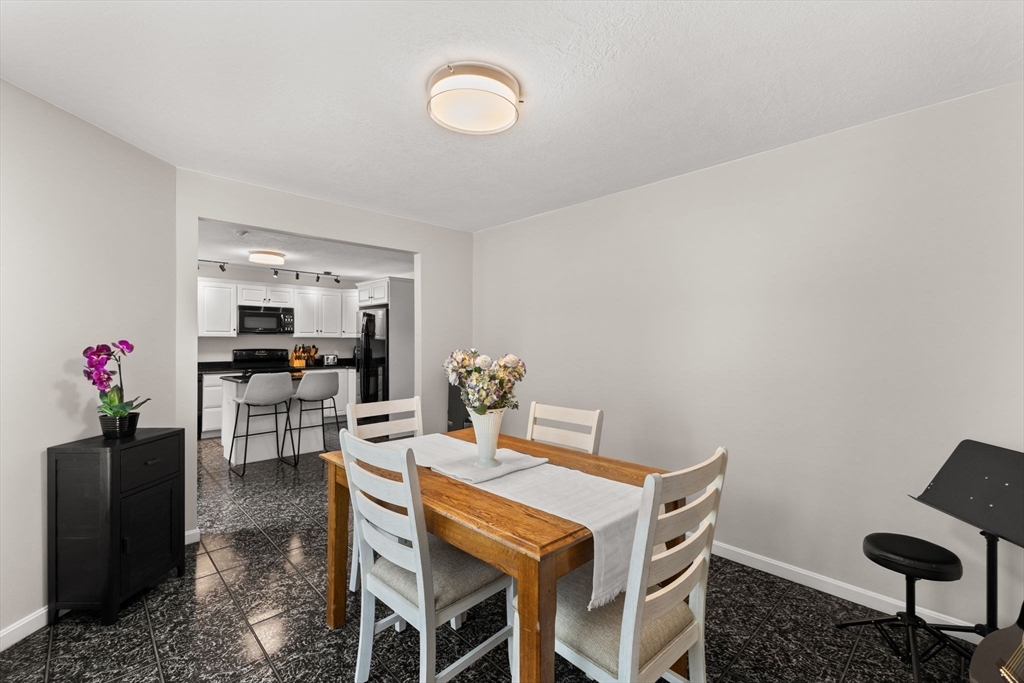 48 Finch Rd # 2