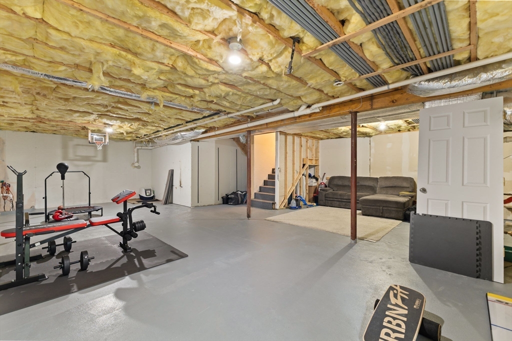 48 Finch Rd # 2