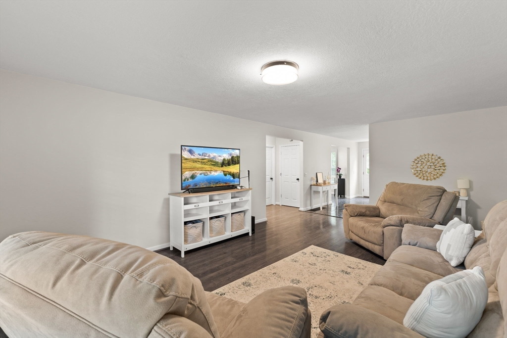 48 Finch Rd # 2