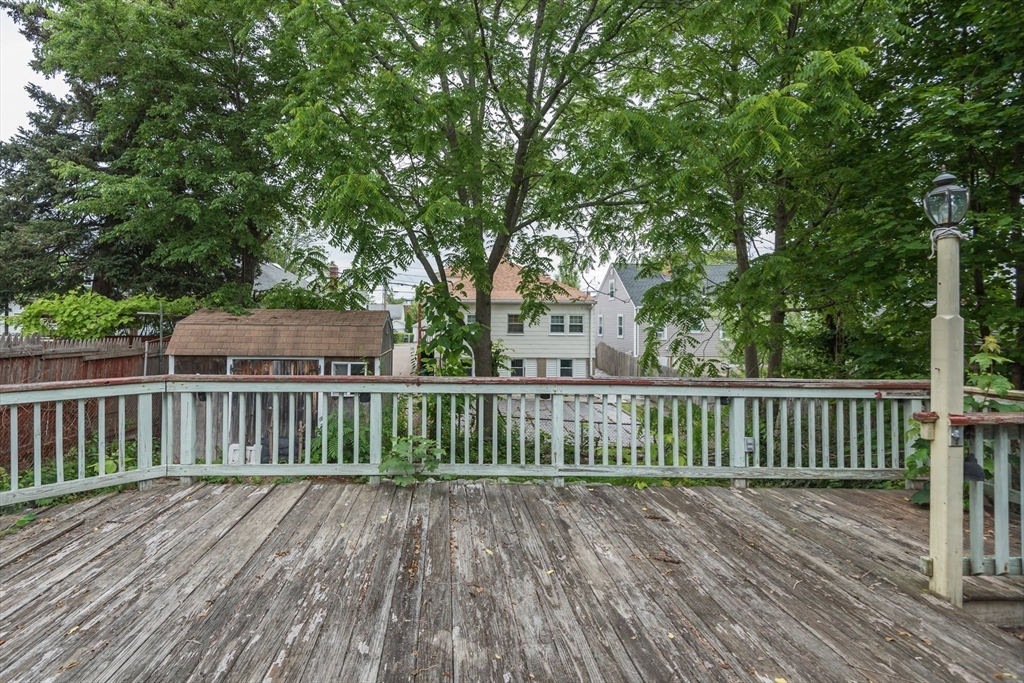 98 Safford St