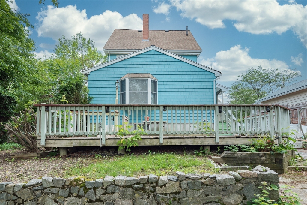 98 Safford St