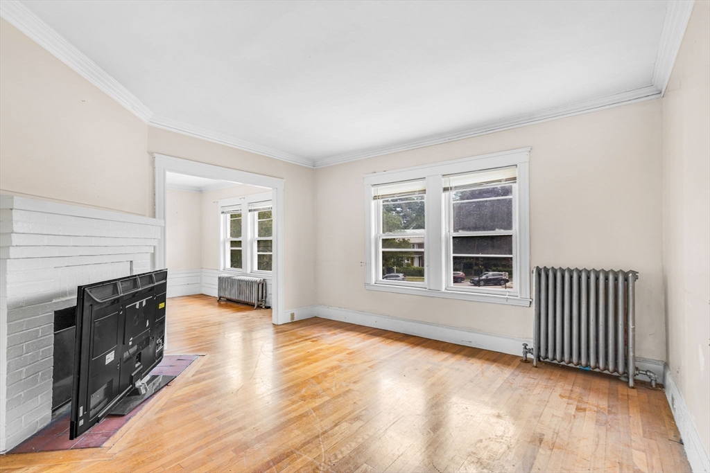 127-129 Blue Hills Pkwy