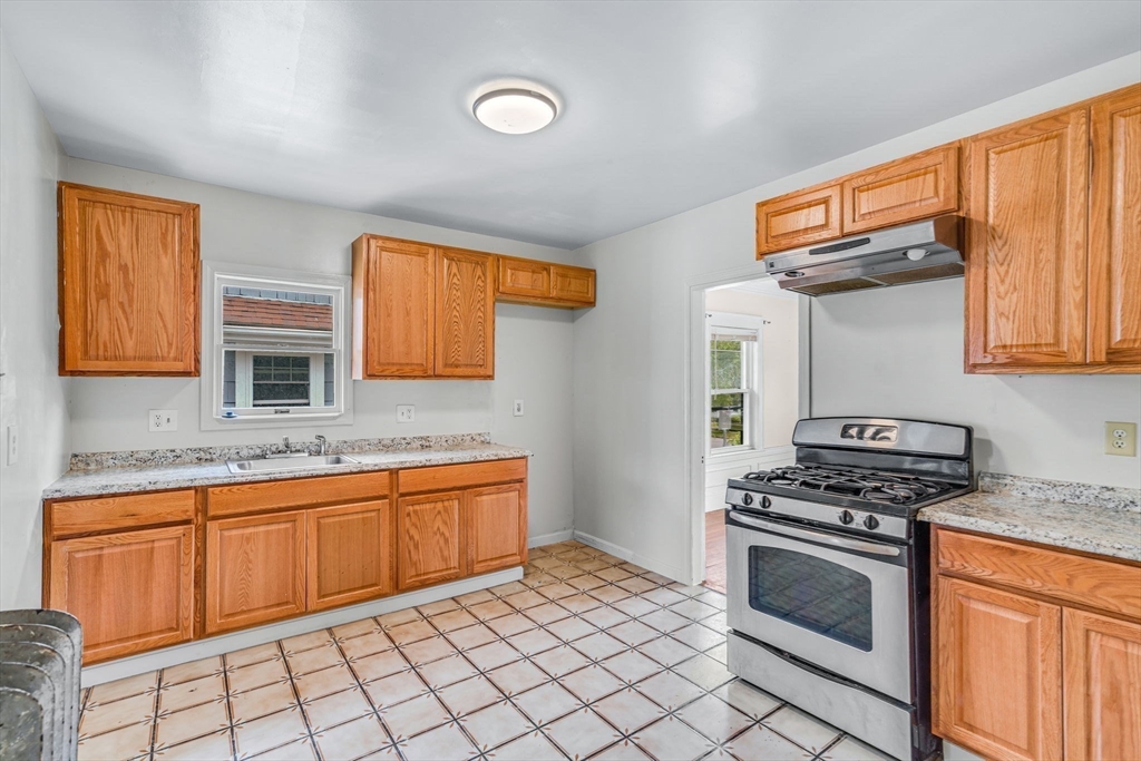 127-129 Blue Hills Pkwy