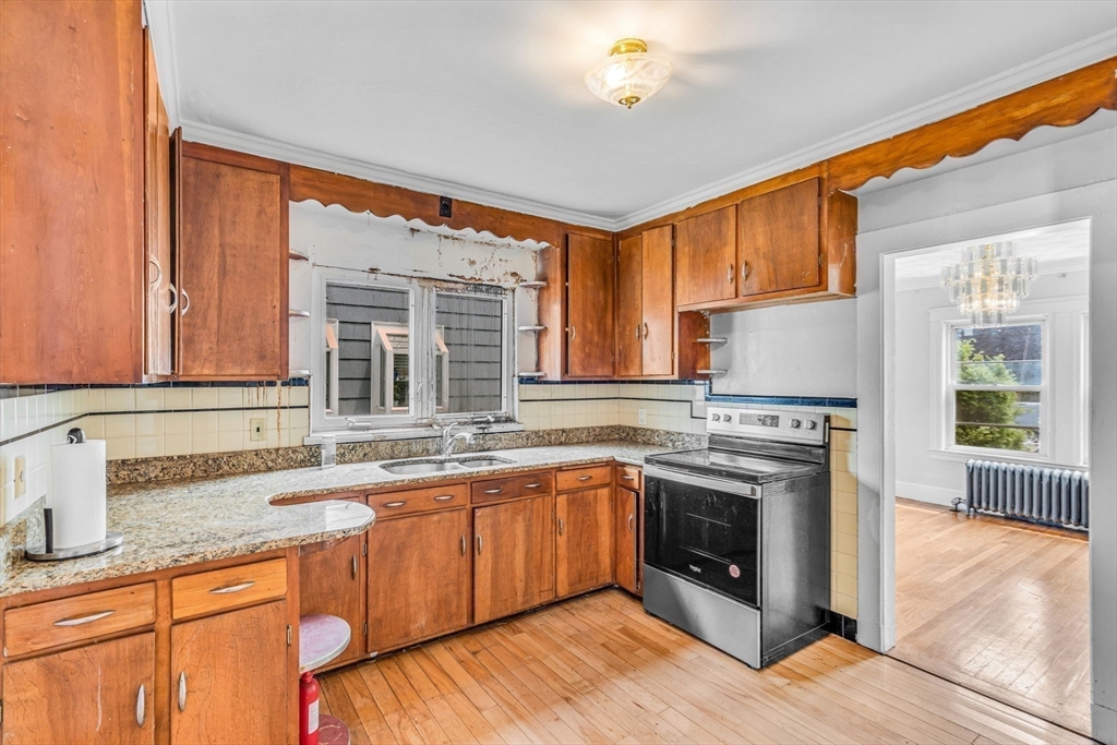 127-129 Blue Hills Pkwy