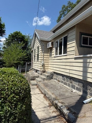 115 Town Hill St