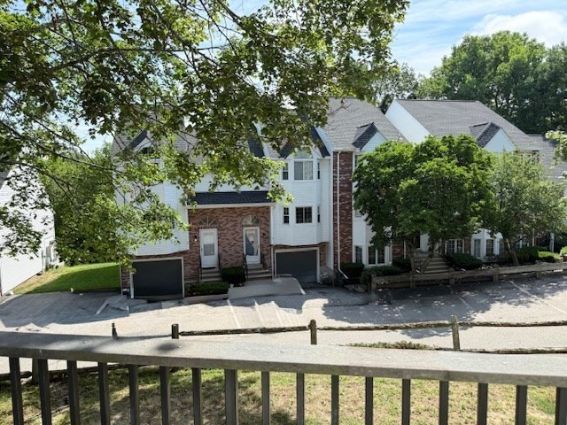 121 Tall Oaks Dr # F