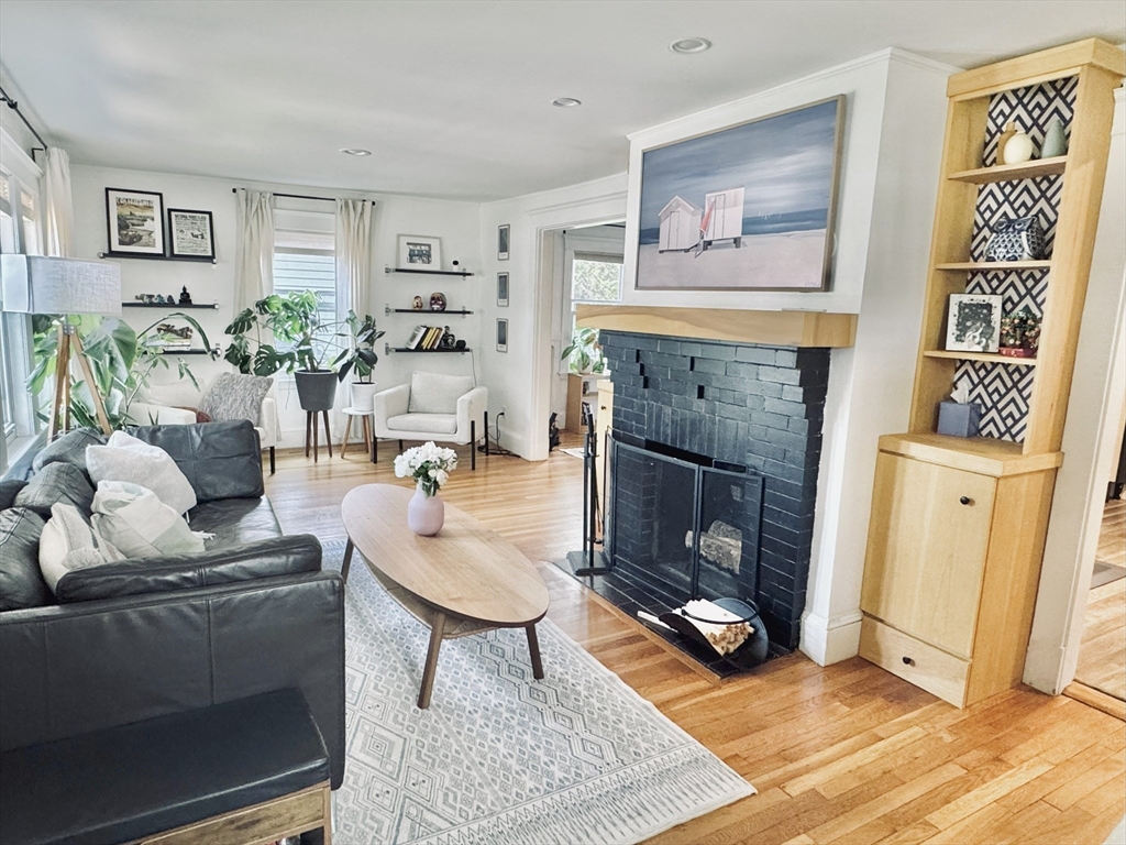 30 Hillside Ave