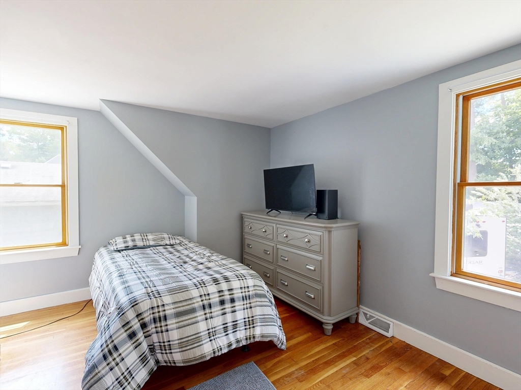 8 Shepard Ave