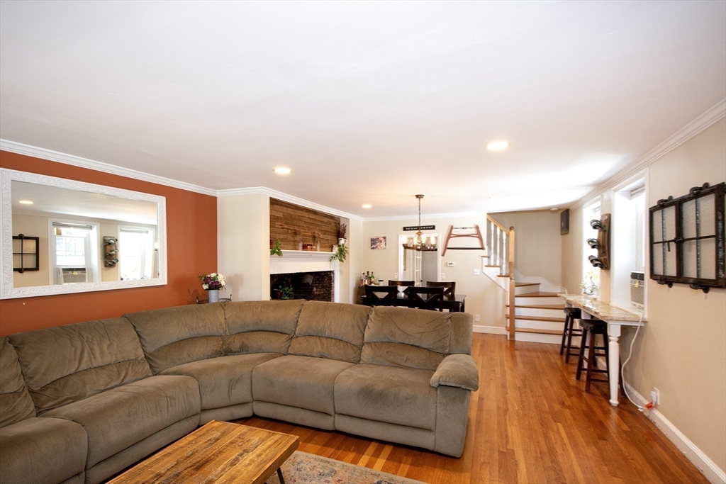 120 Randolph St