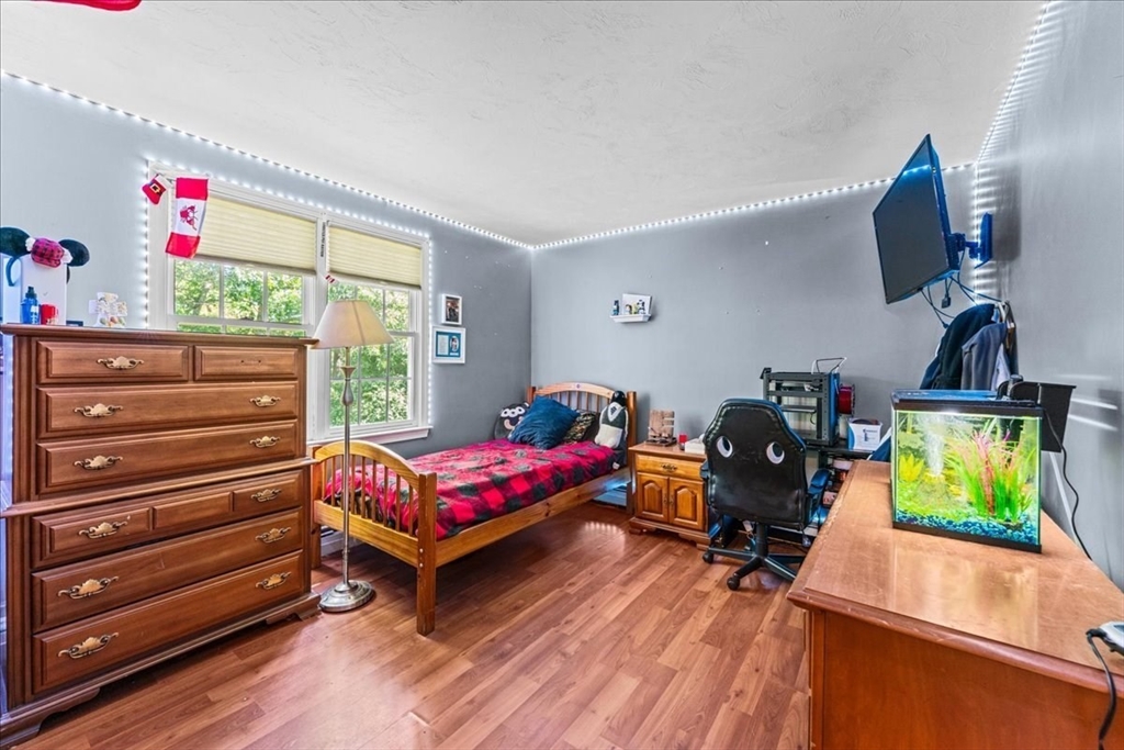 19 Forest Road