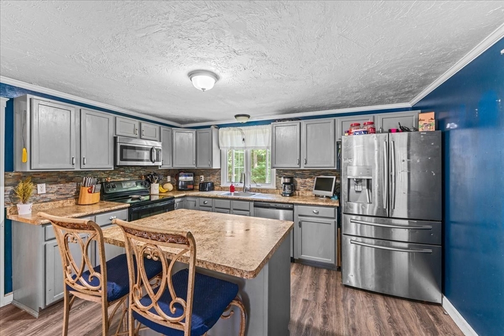 19 Forest Road