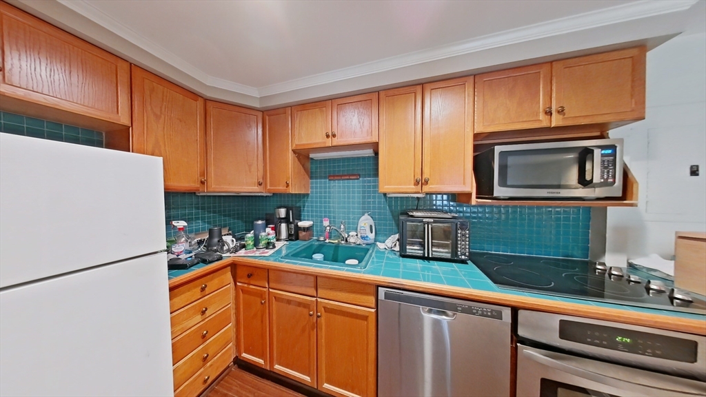79 Fountain Ln # 1