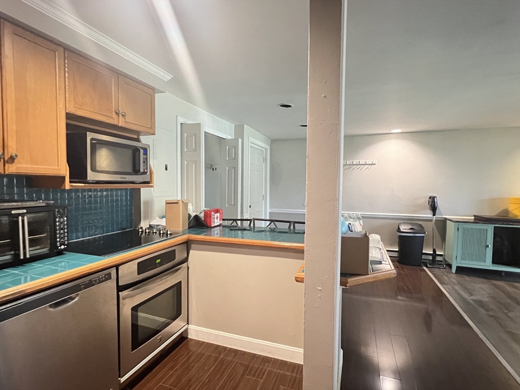 79 Fountain Ln # 1