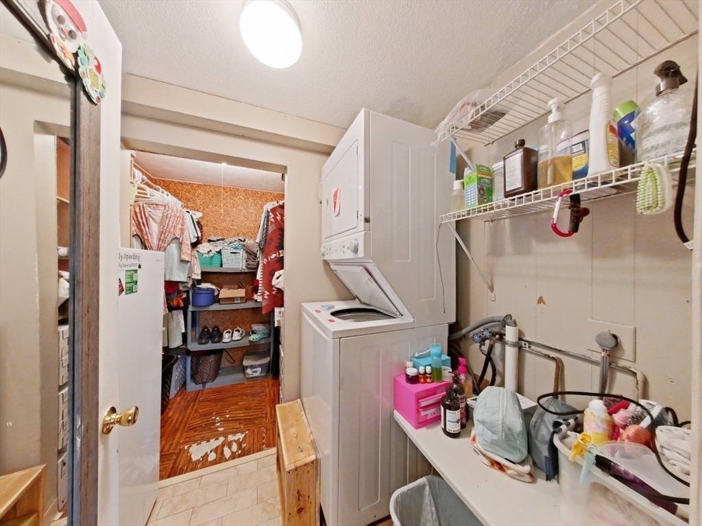 79 Fountain Ln # 1