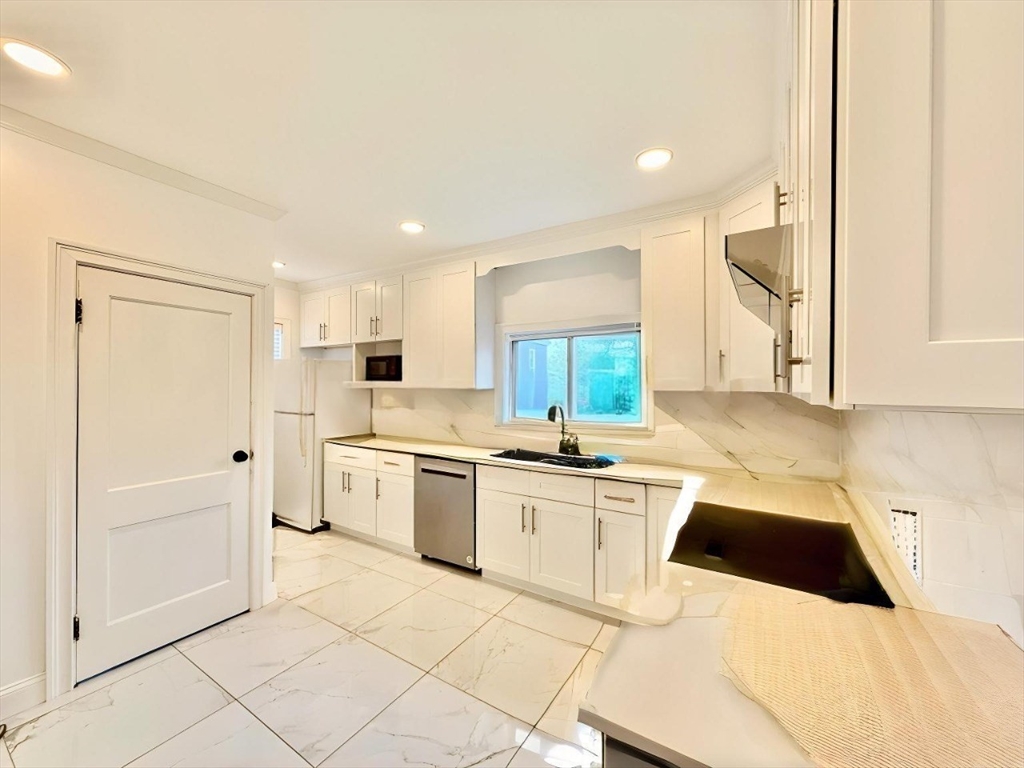 107 E Elm Ave # 1