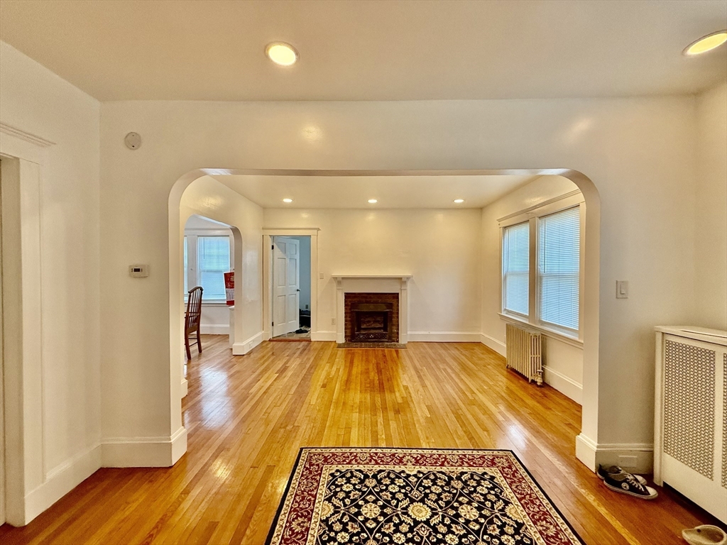 107 E Elm Ave # 1