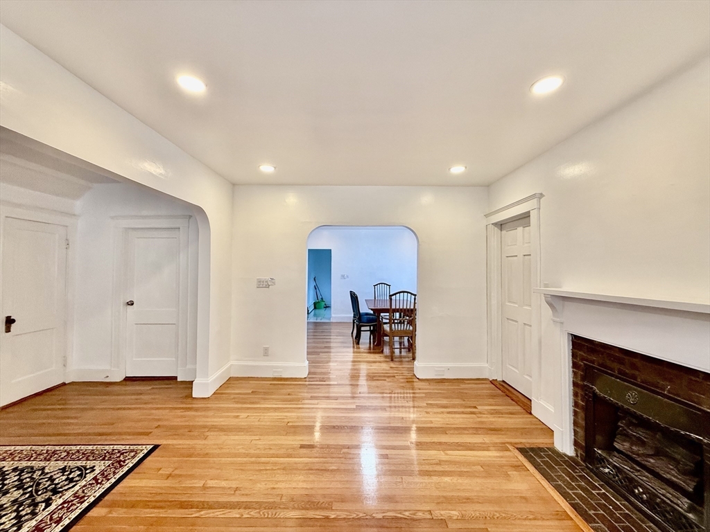 107 E Elm Ave # 1
