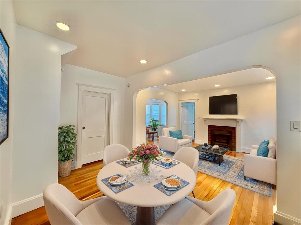 107 E Elm Ave # 1