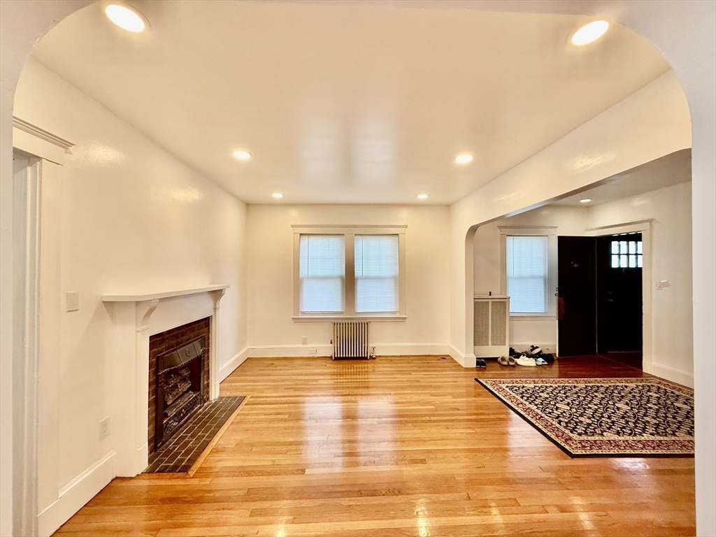 107 E Elm Ave # 1