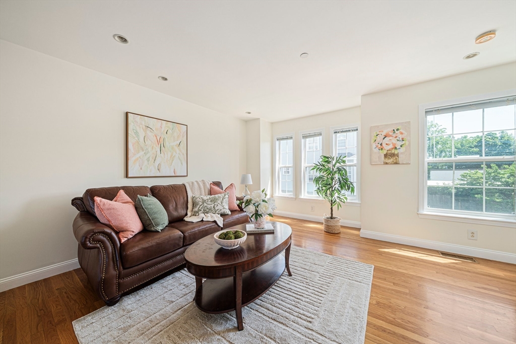 184 Washington St # 8