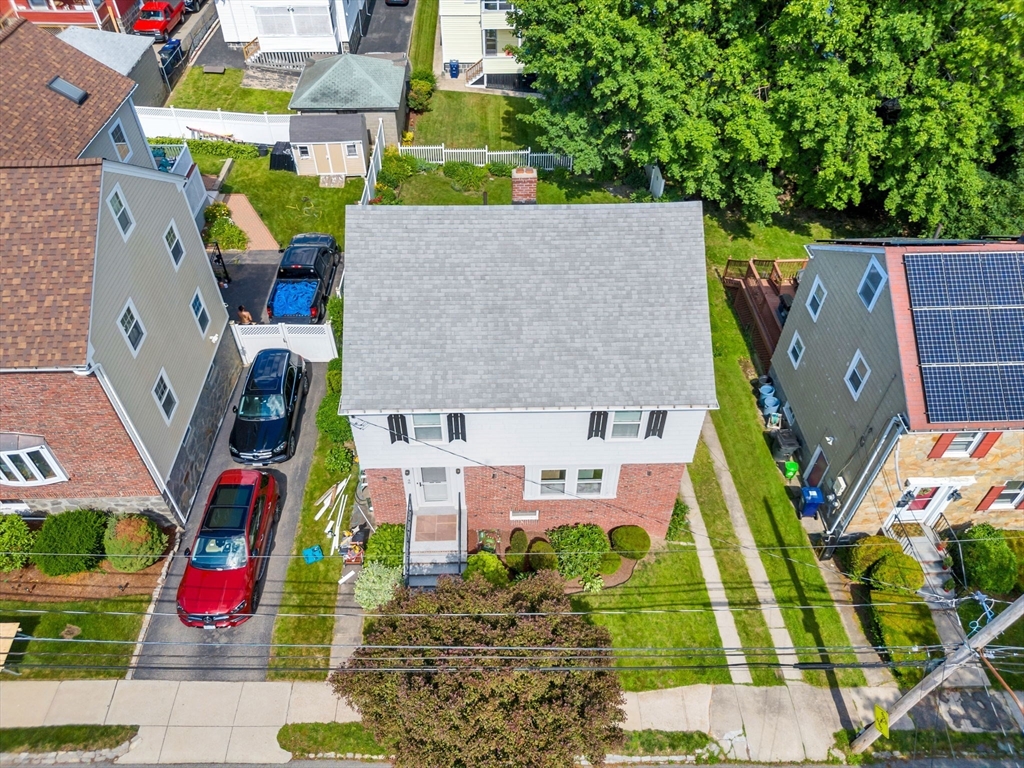 48 Ellison Ave