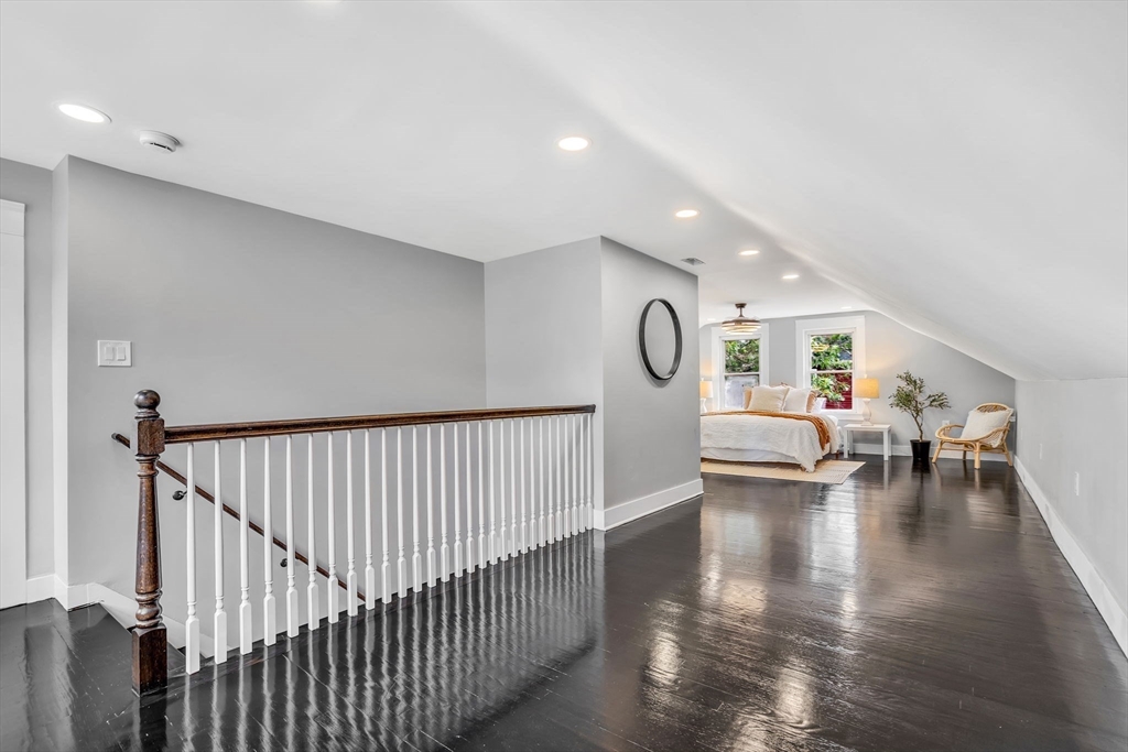 52 Harris St
