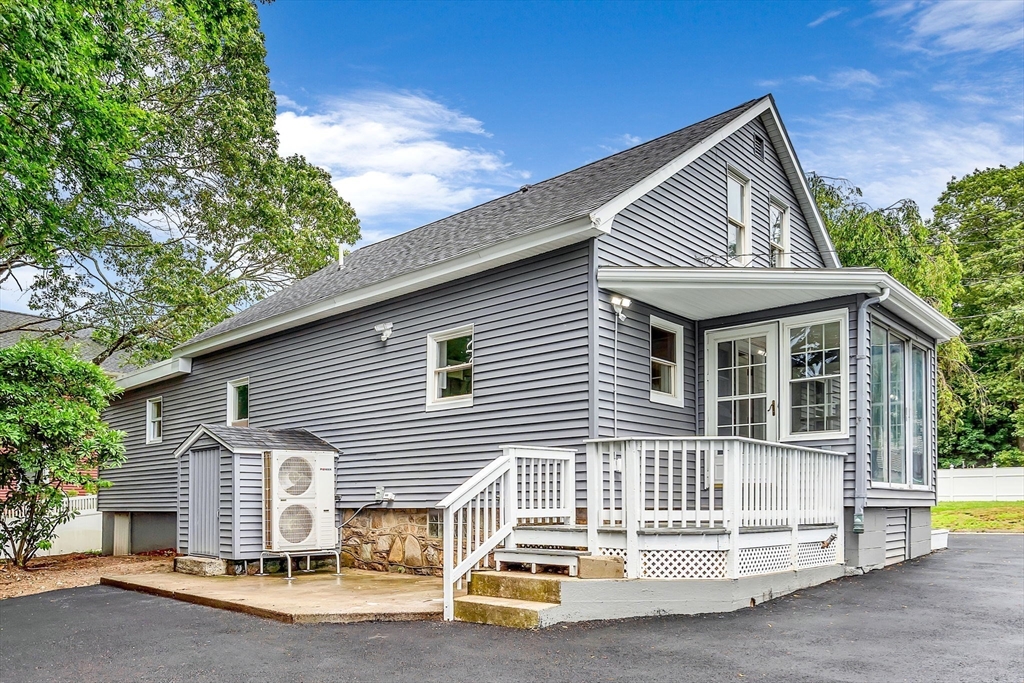 52 Harris St