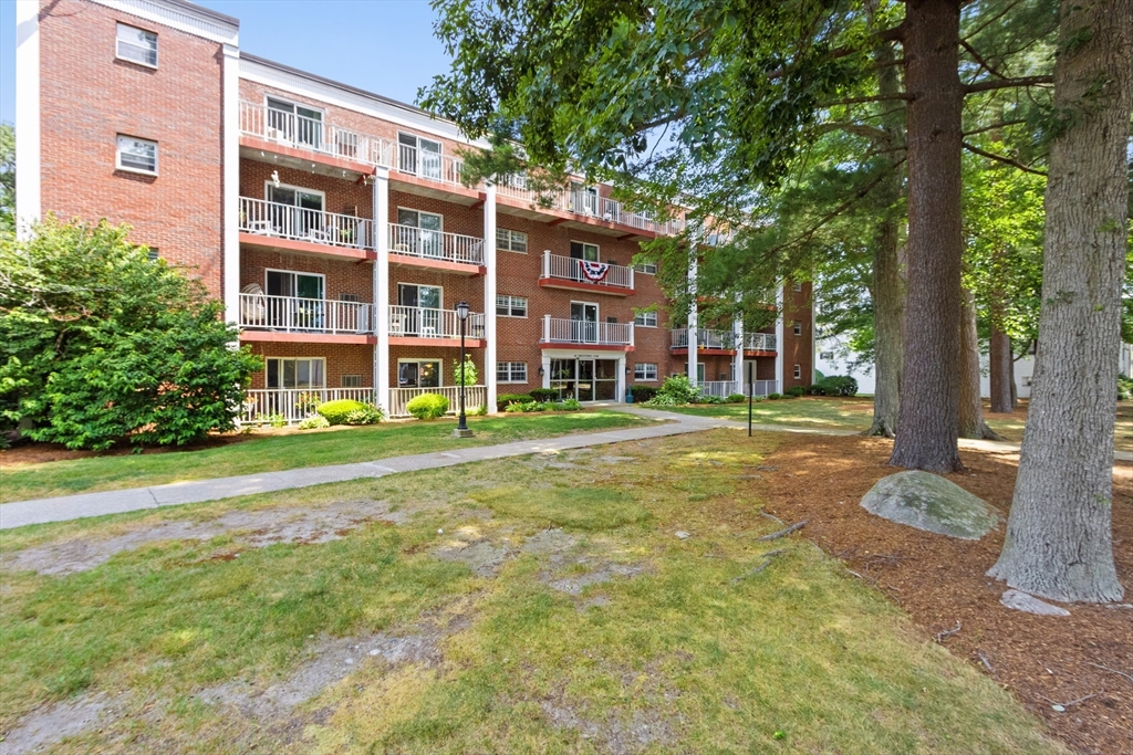 46 Greentree Ln # 16