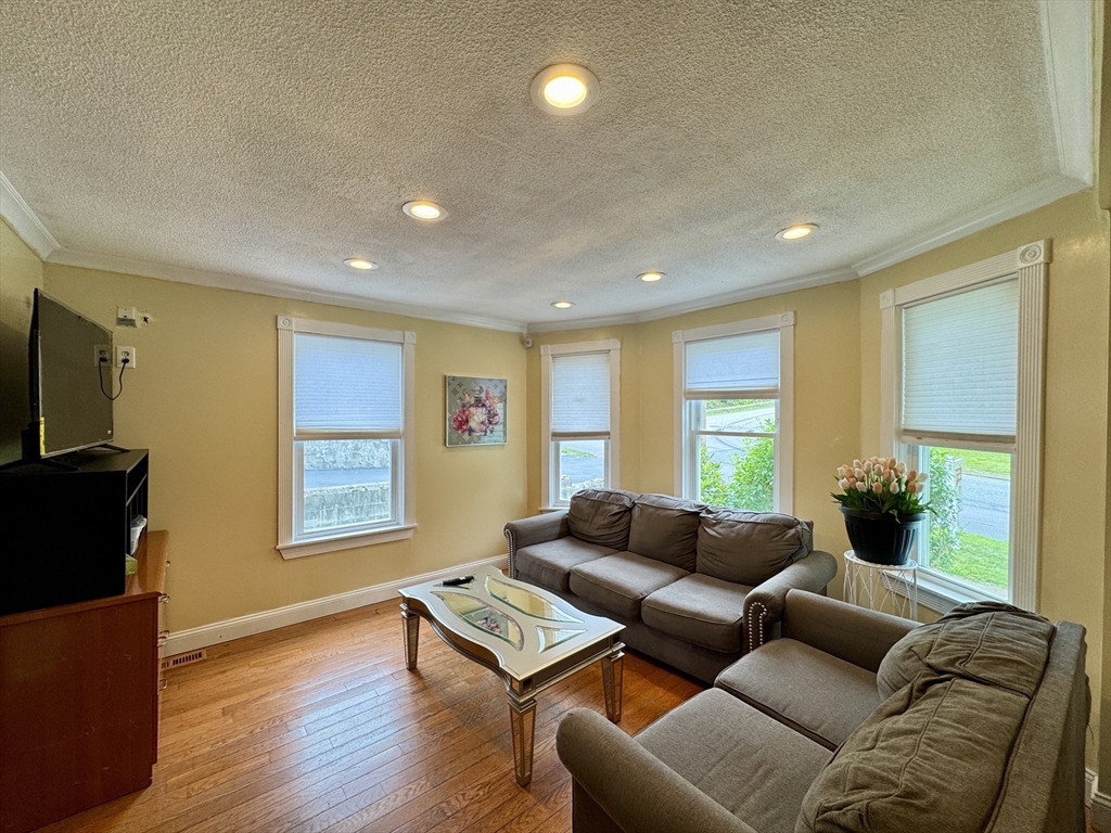 19 Forsberg St