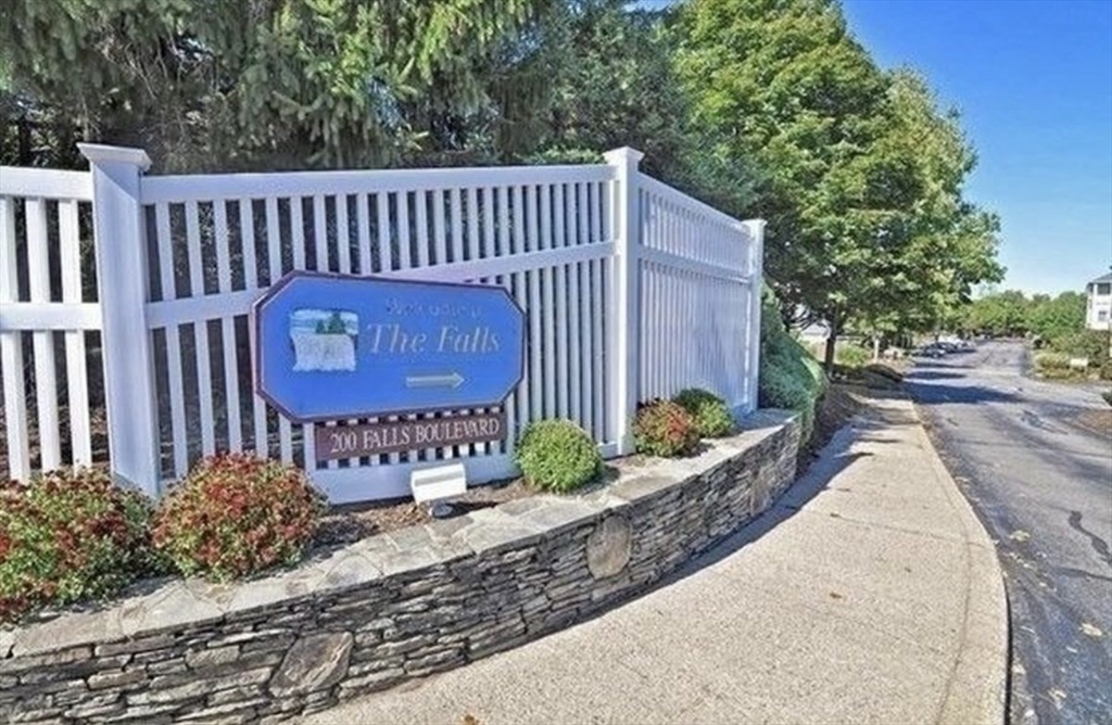 200 Falls Blvd # C108