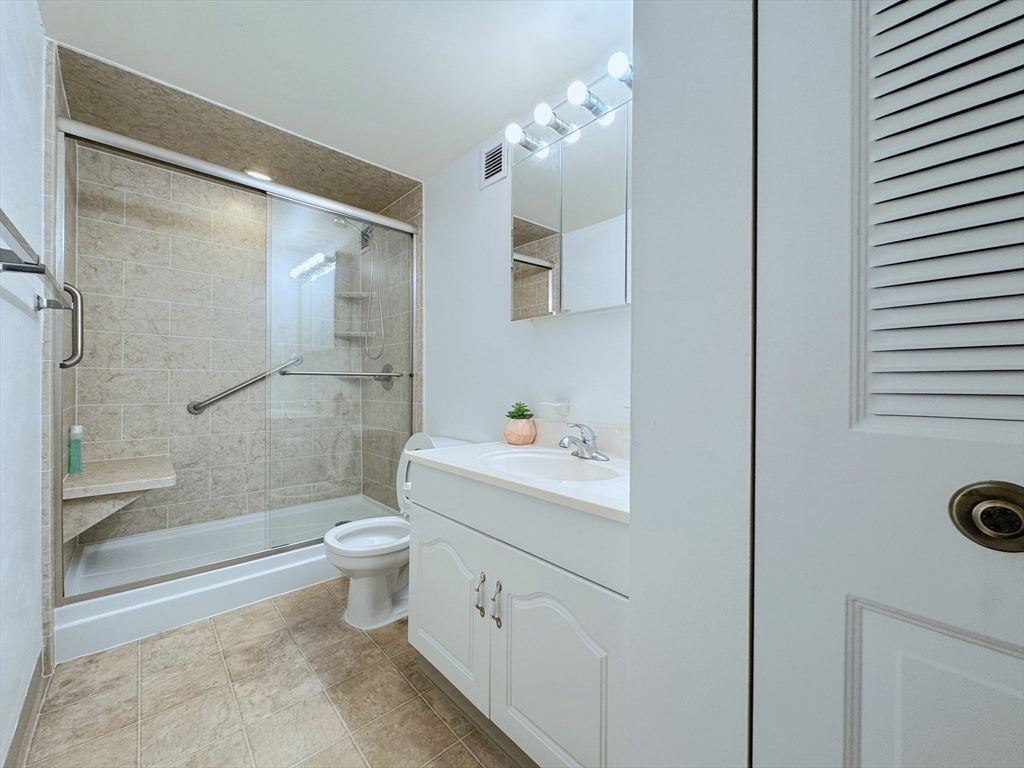 185 Quincy Shore Dr Unit: 75