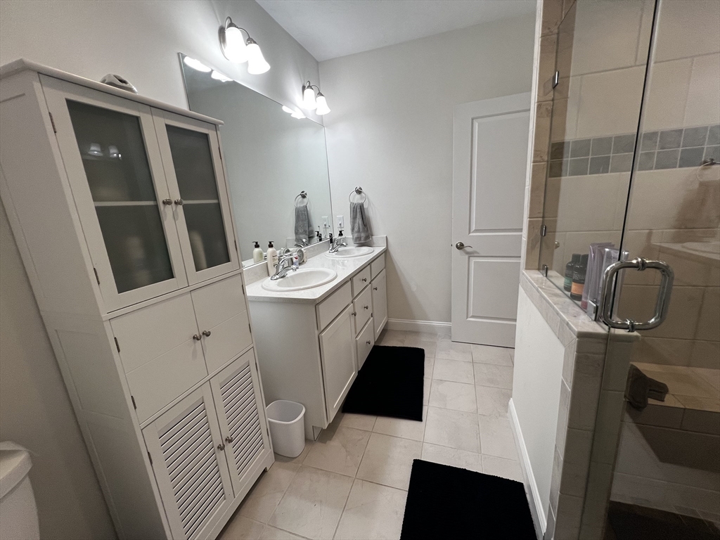 8 Clipper Rd # 8