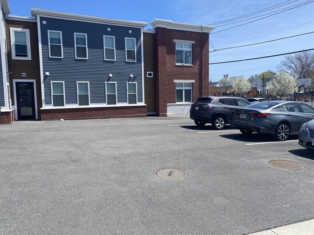 92 Sagamore St # 203