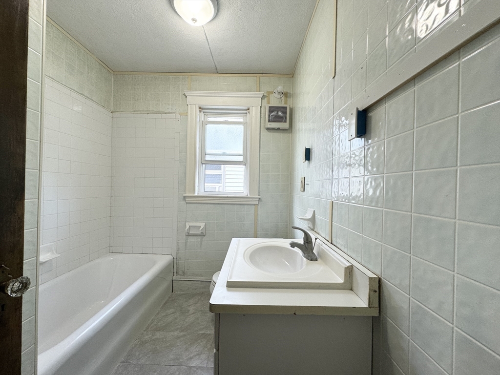 14 Grossman St # 14