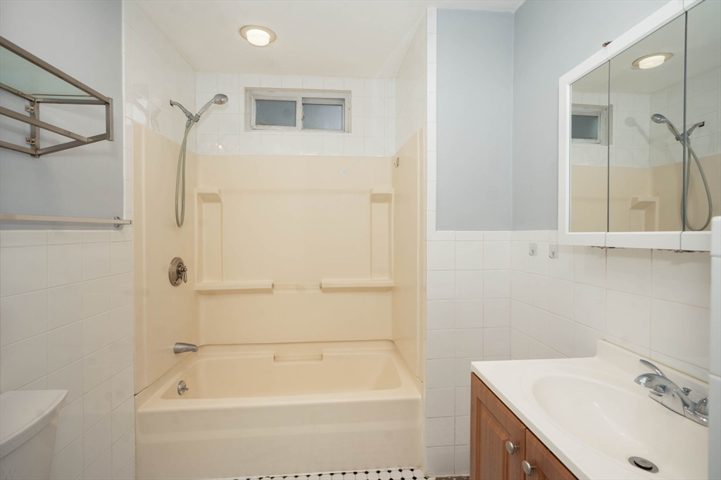 92 Old Colony Ave # 92