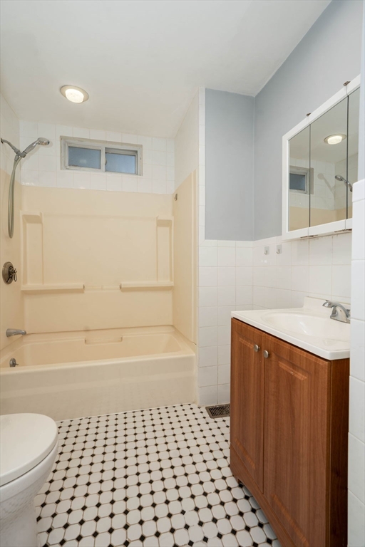 92 Old Colony Ave # 92